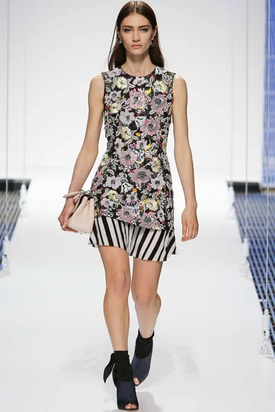 Look 33